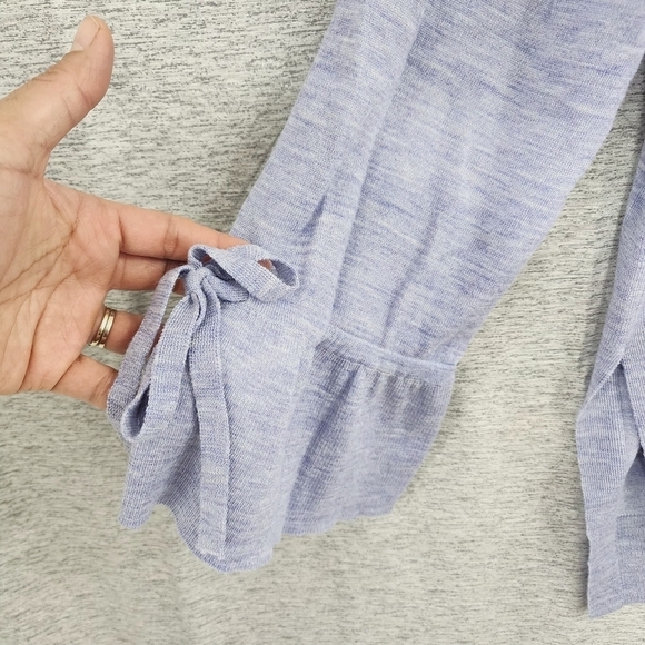 EUC  J. Crew 100% Merino wool V neck Flare Tied Cuffs Sweater Women's L - Picture 3 of 7